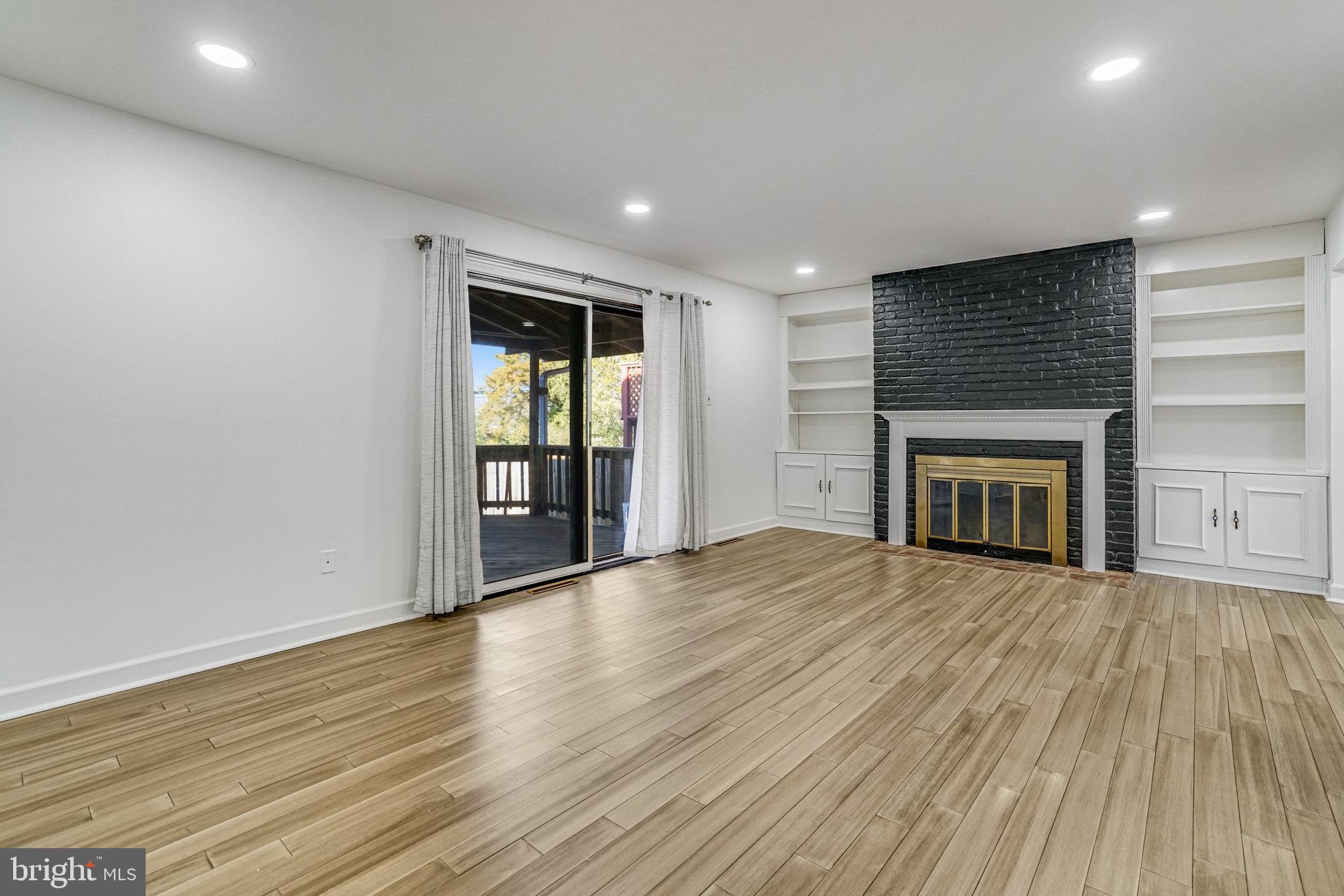 CARLYN PARK - Residential Lease