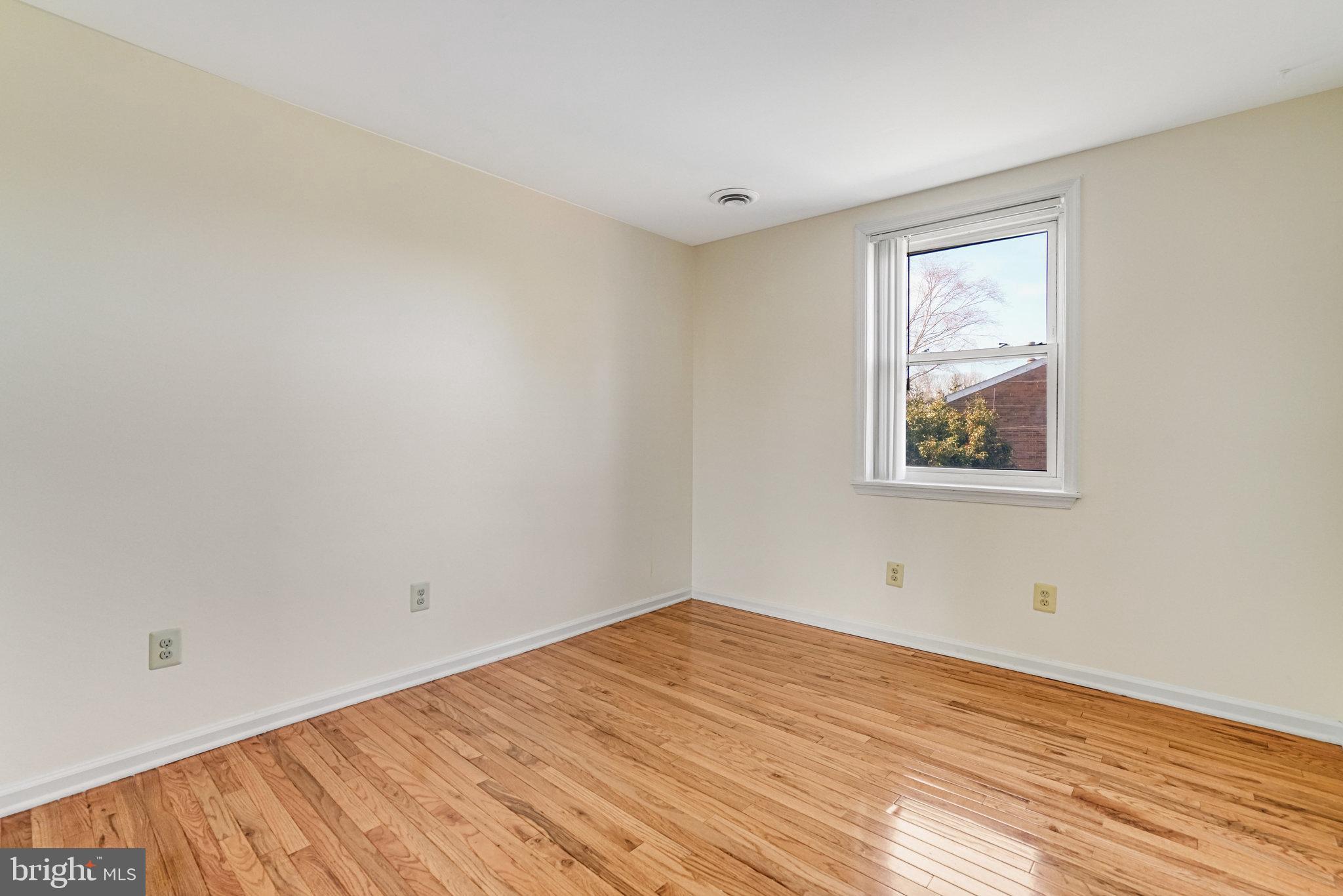 CARLYN PARK - Residential Lease