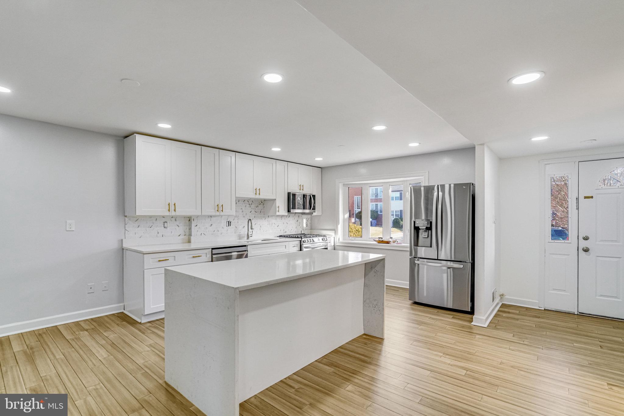 CARLYN PARK - Residential Lease