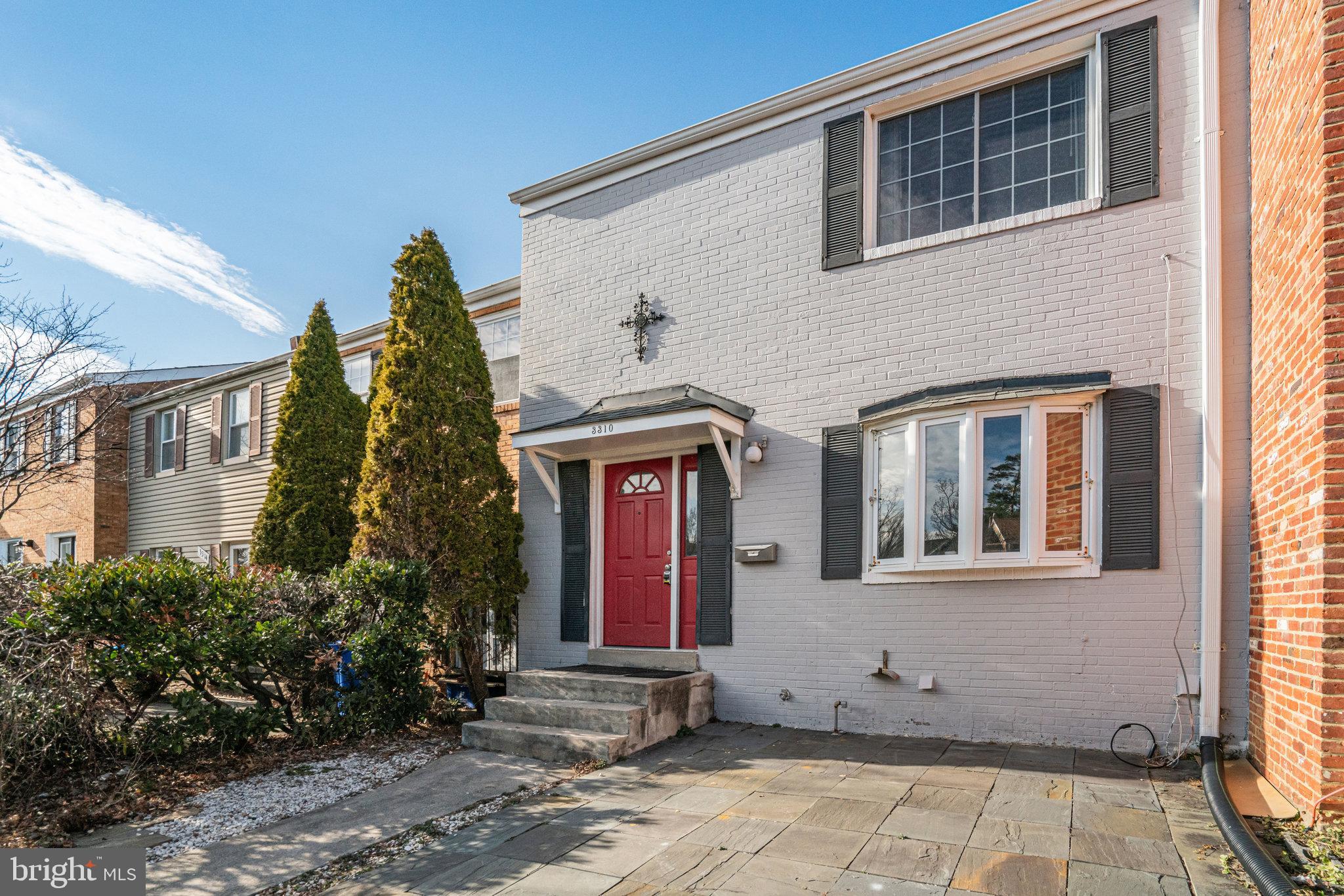 CARLYN PARK - Residential Lease