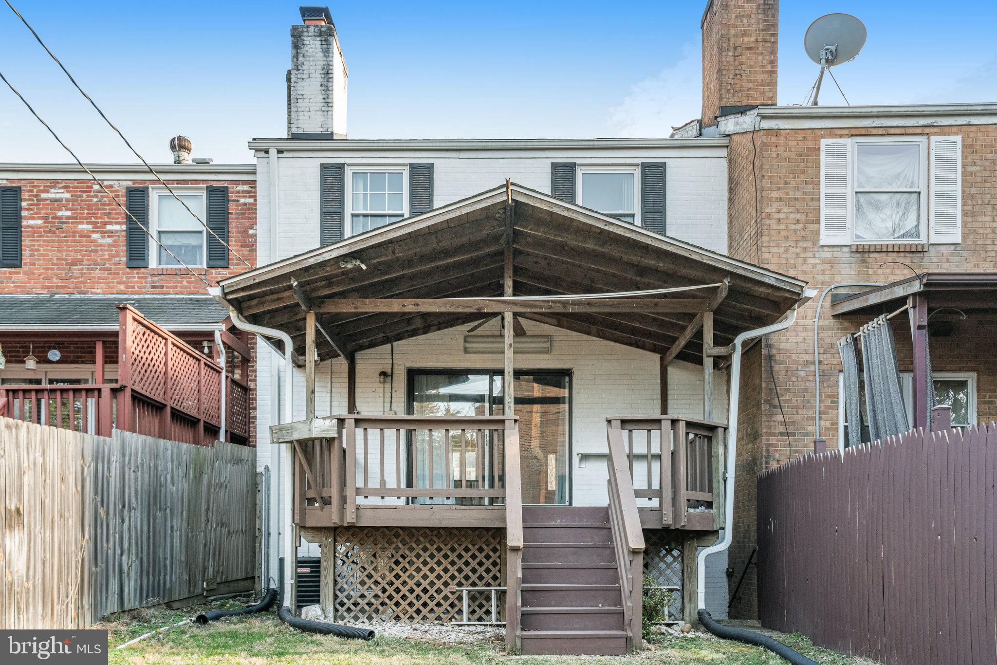 CARLYN PARK - Residential Lease