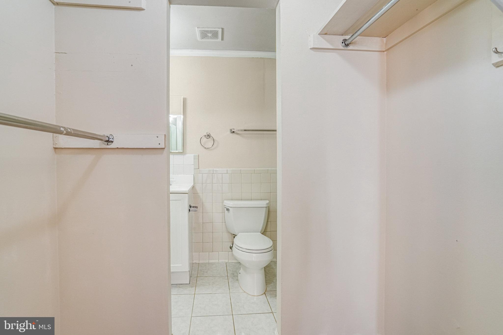 CARLYN PARK - Residential Lease