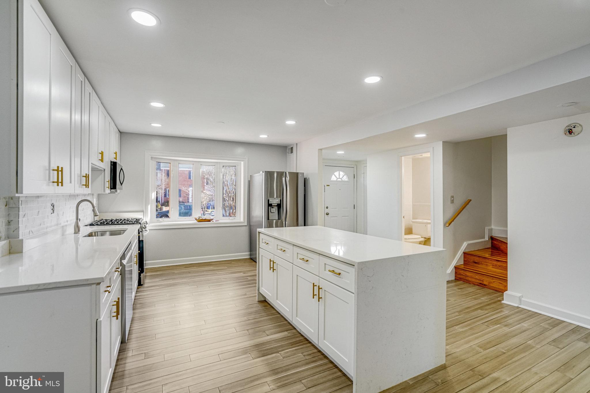 CARLYN PARK - Residential Lease