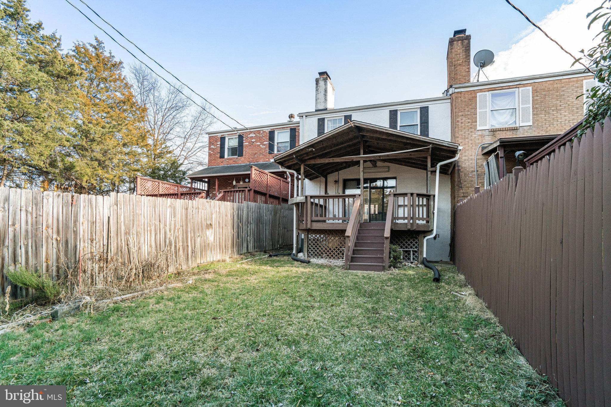 CARLYN PARK - Residential Lease