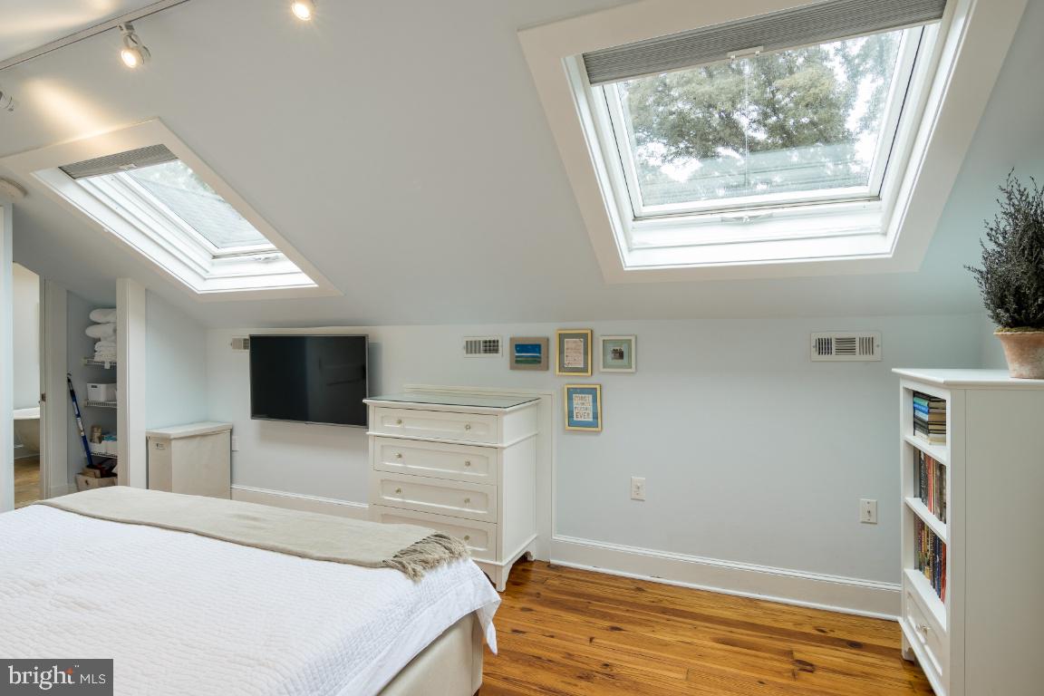 EASTPORT - Residential