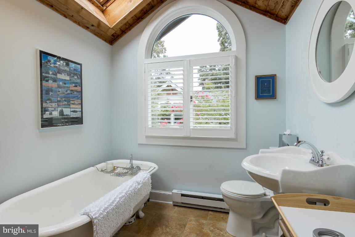 EASTPORT - Residential