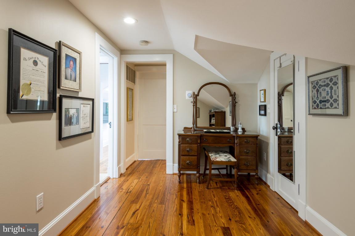 EASTPORT - Residential