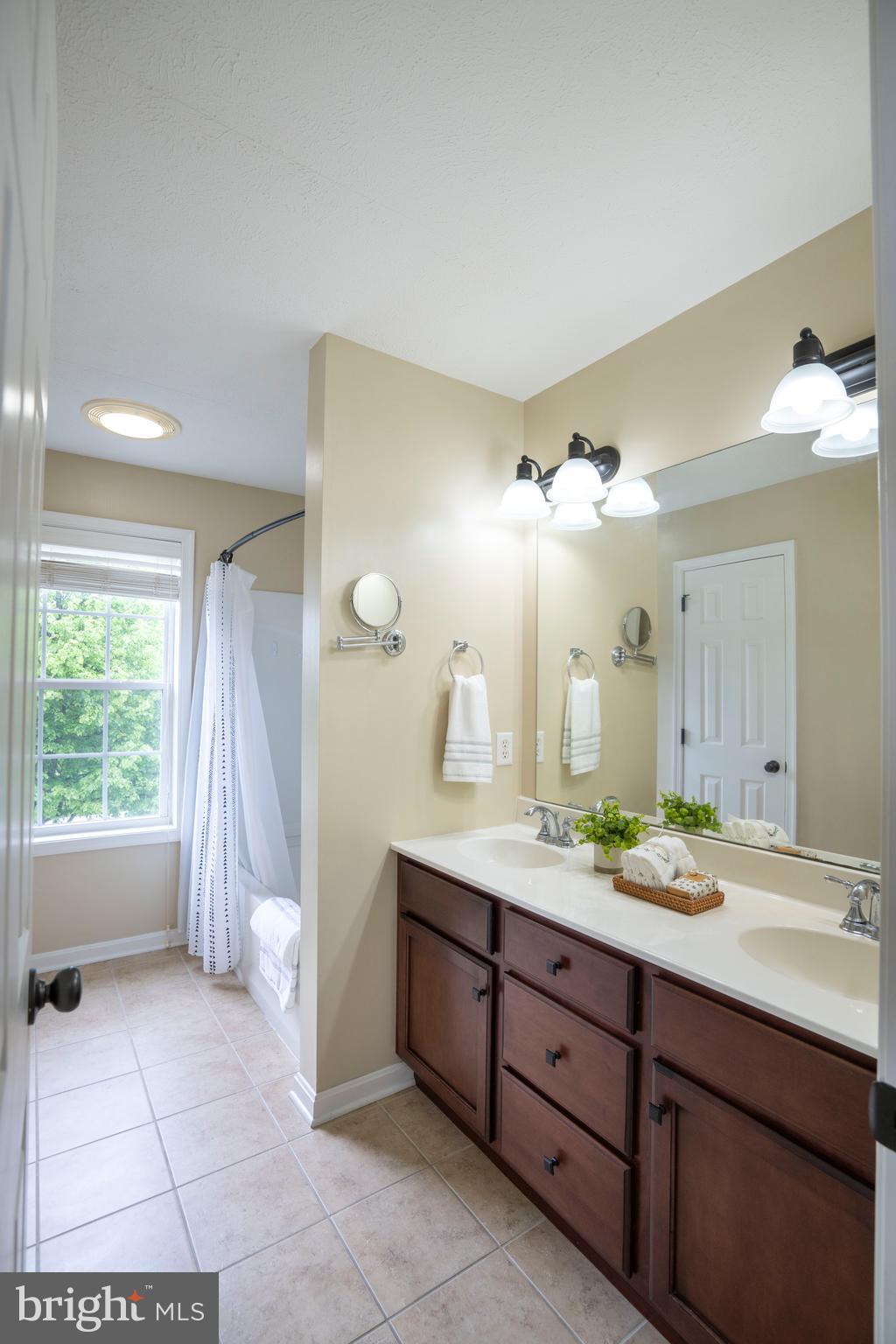 FOXPOINTE - Residential