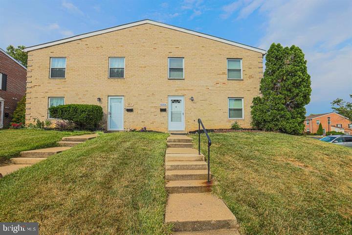 This charming Town House rental is not to be missed! It features three fully finished bedrooms and two full bathrooms, making it available for immediate occupancy. Upon entering the light-filled living room, you'll notice the luxury vinyl plank flooring and recessed lighting. The open floor plan is perfect for entertaining guests, with a large living room. s soon as you step into the bright living room, you'll feel right at home. The open floor plan allows for plenty of natural light and comfortable living. The kitchen is fully equipped with everything you need, including brand-new cabinets, freshly painted granite countertops, stainless steel appliances, and more. Located in a convenient, quiet neighborhood, this inviting Town House rental is a must-see. The entire home has been completely remodeled and is ready for move-in. It also features extra storage outside of the house and two parking spots in front of the house. No smoking or pets are allowed.
This spectacular home is situated in a peaceful, convenient neighborhood that you won't want to miss. So come and take a look today!