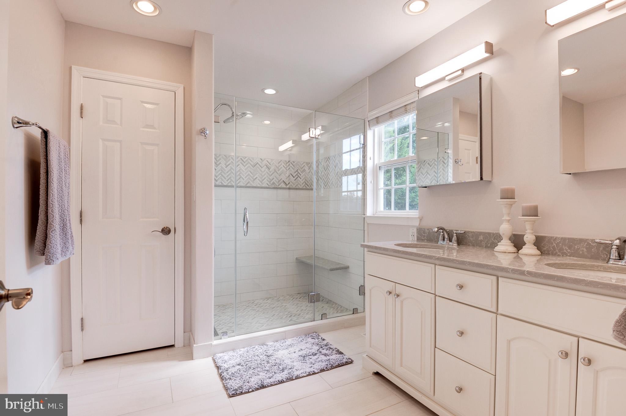 OAK VALLEY - Residential