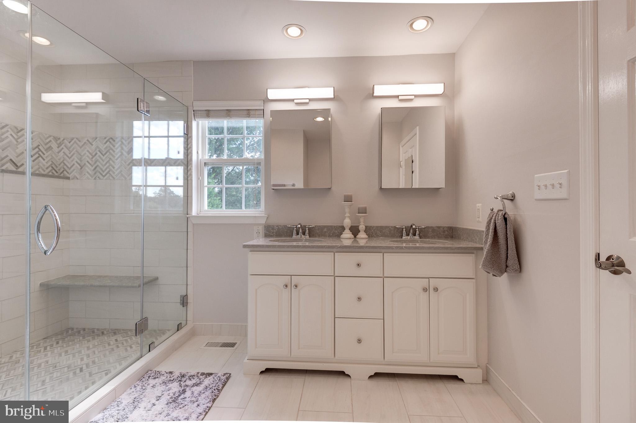 OAK VALLEY - Residential