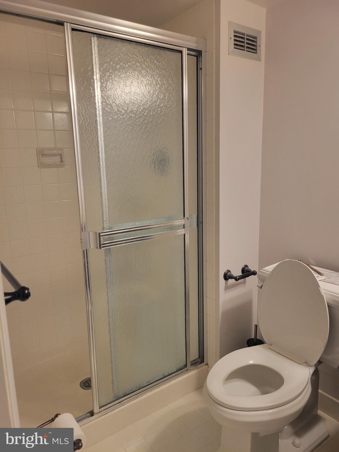 VALLEY FORGE TOWER - Residential Lease