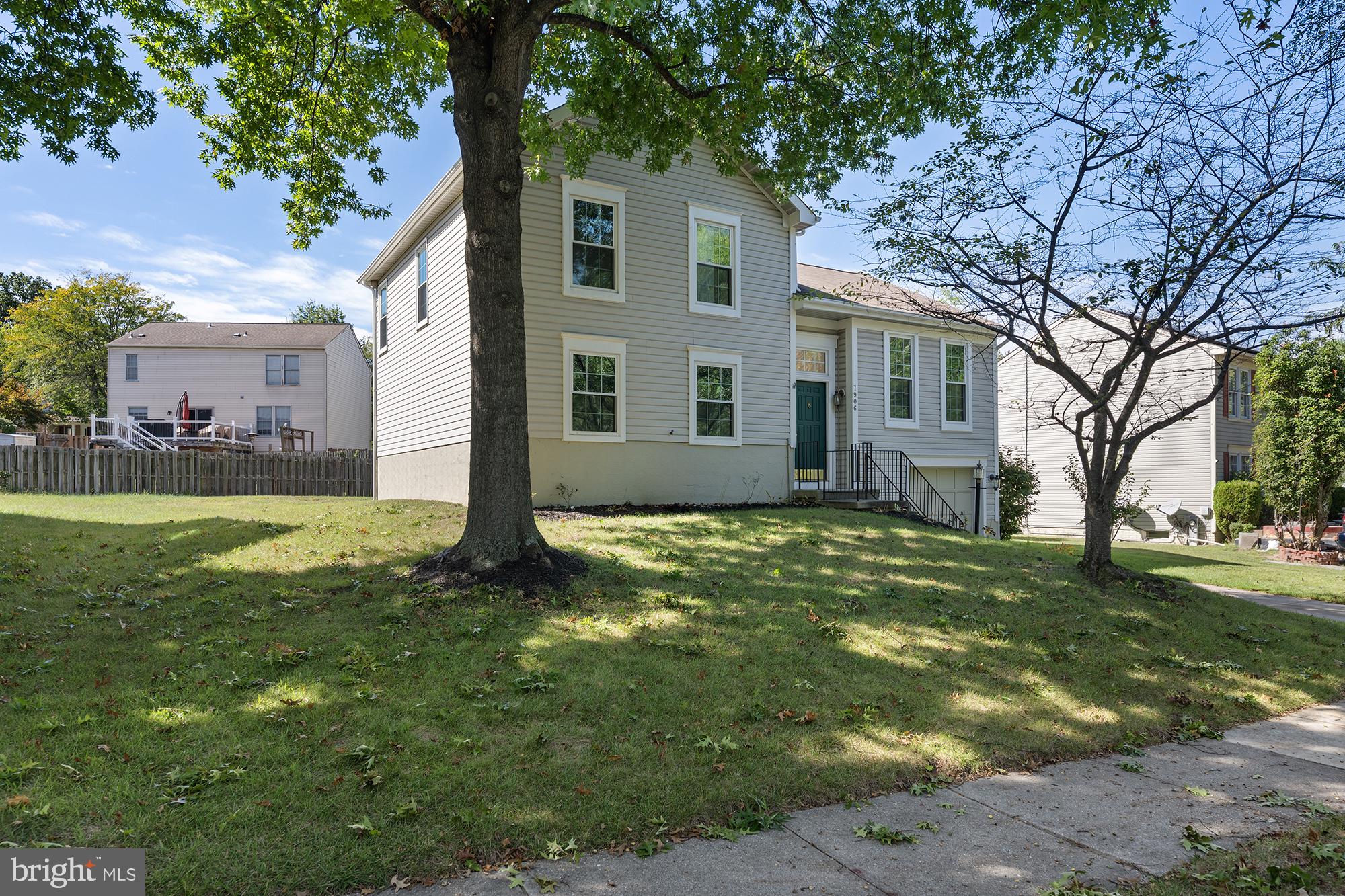 7906 CARRIAGE DRIVE