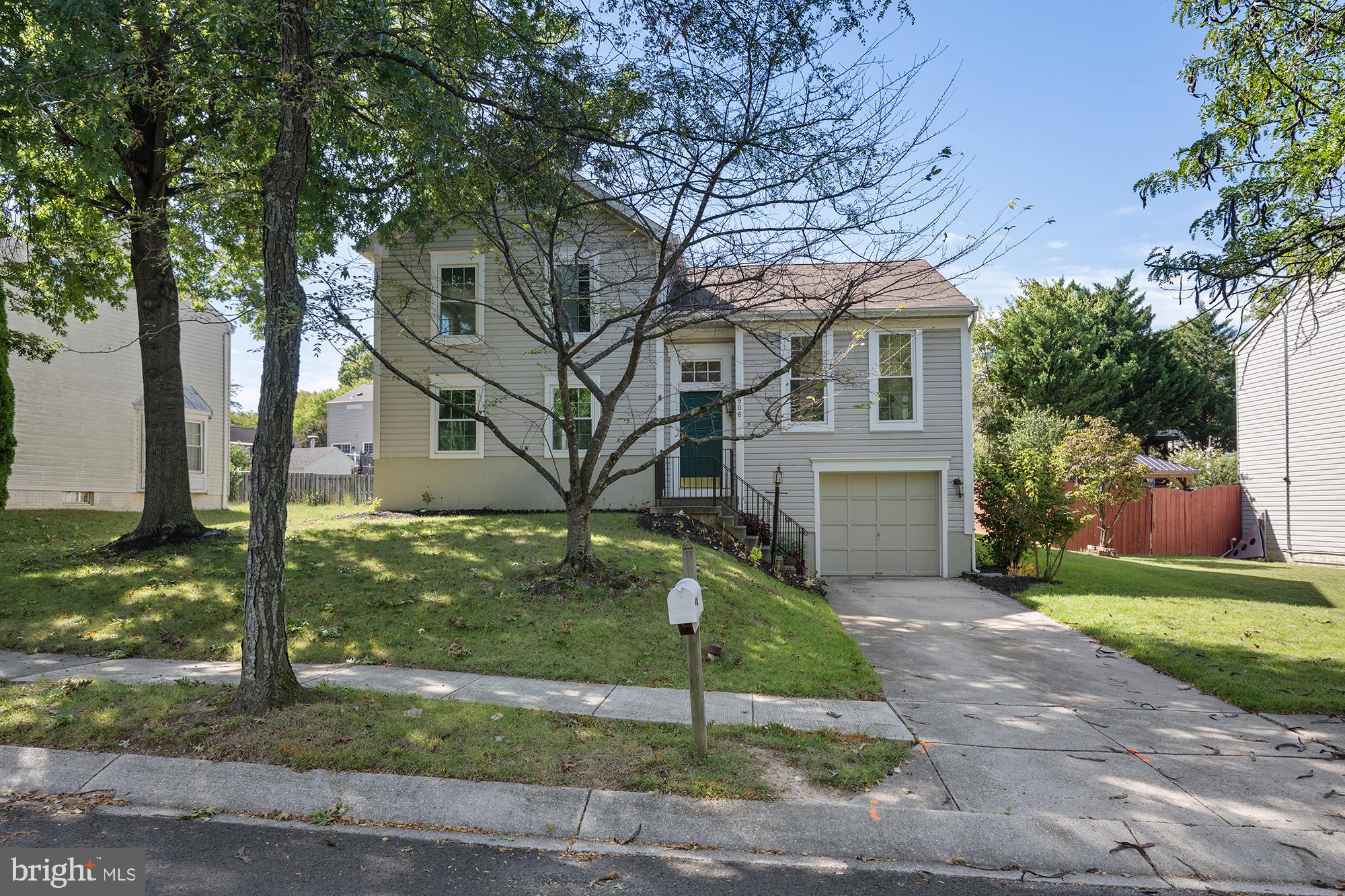 7906 CARRIAGE DRIVE