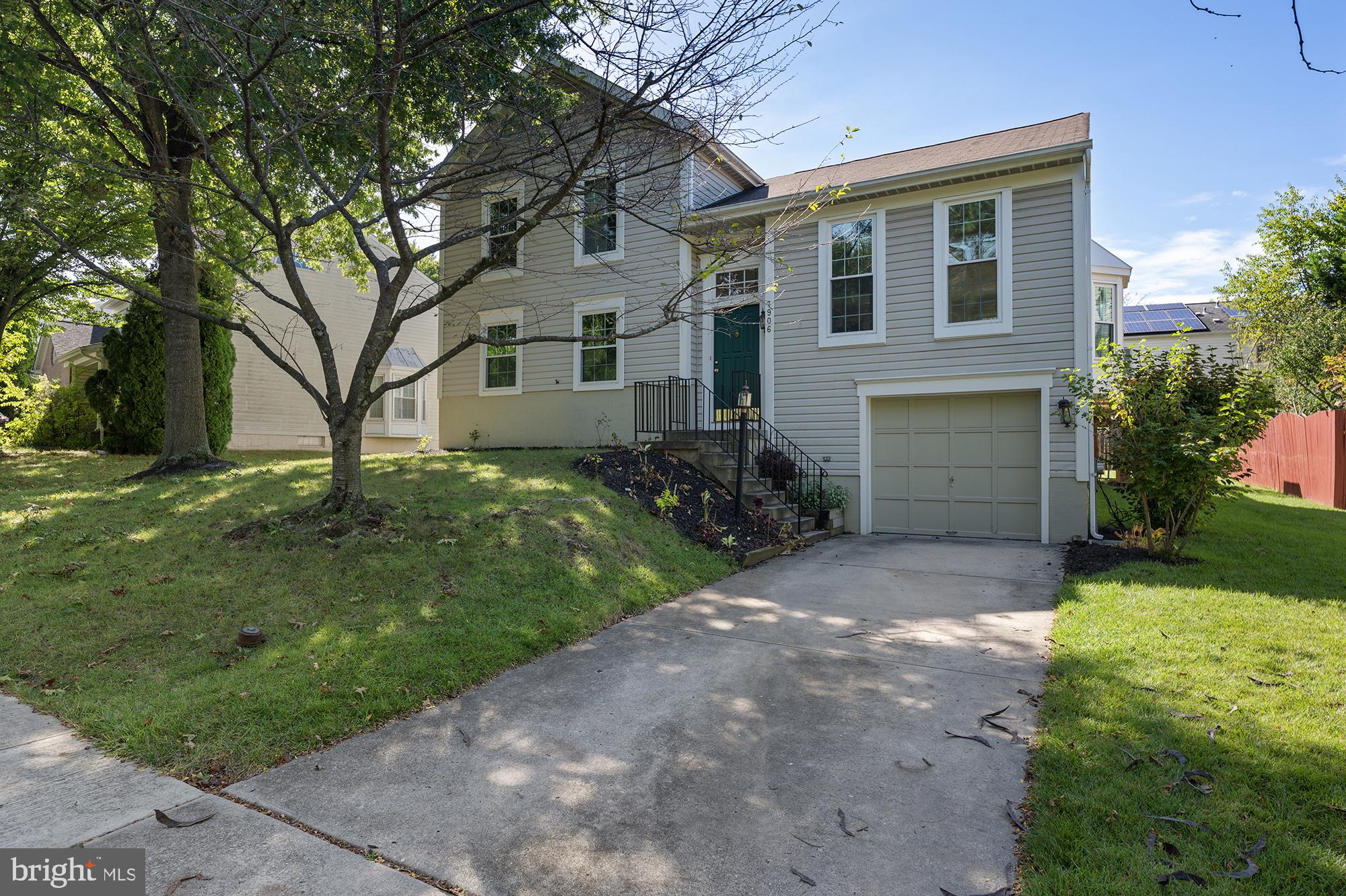 7906 CARRIAGE DRIVE