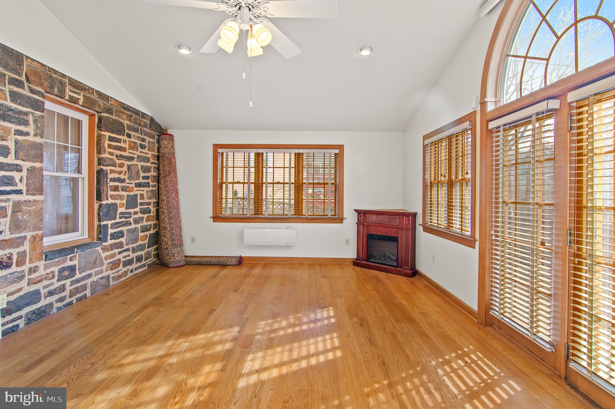 BEVERLY HILLS - Residential