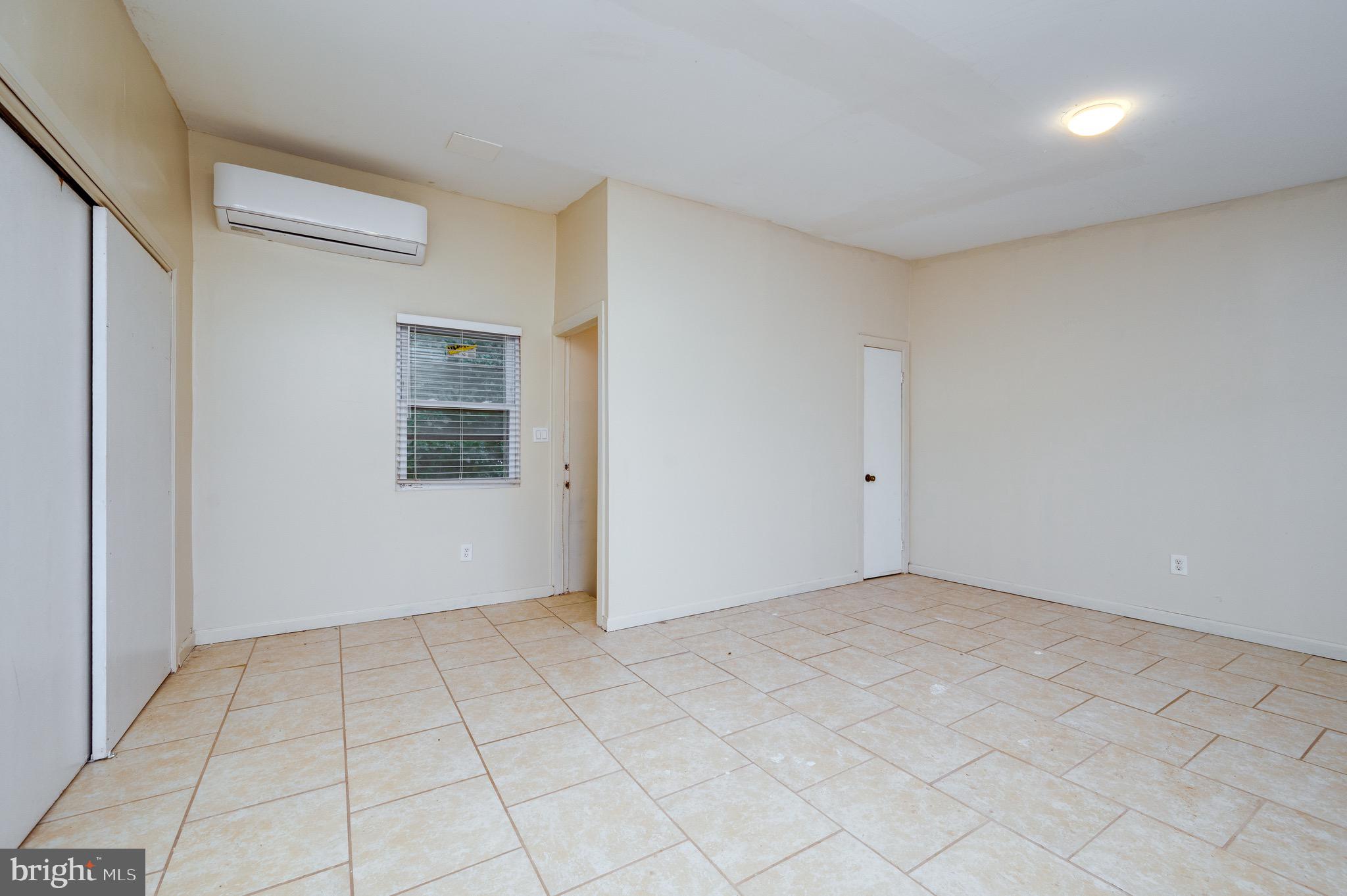 SOUTH TEMPLE HEIGH - Residential