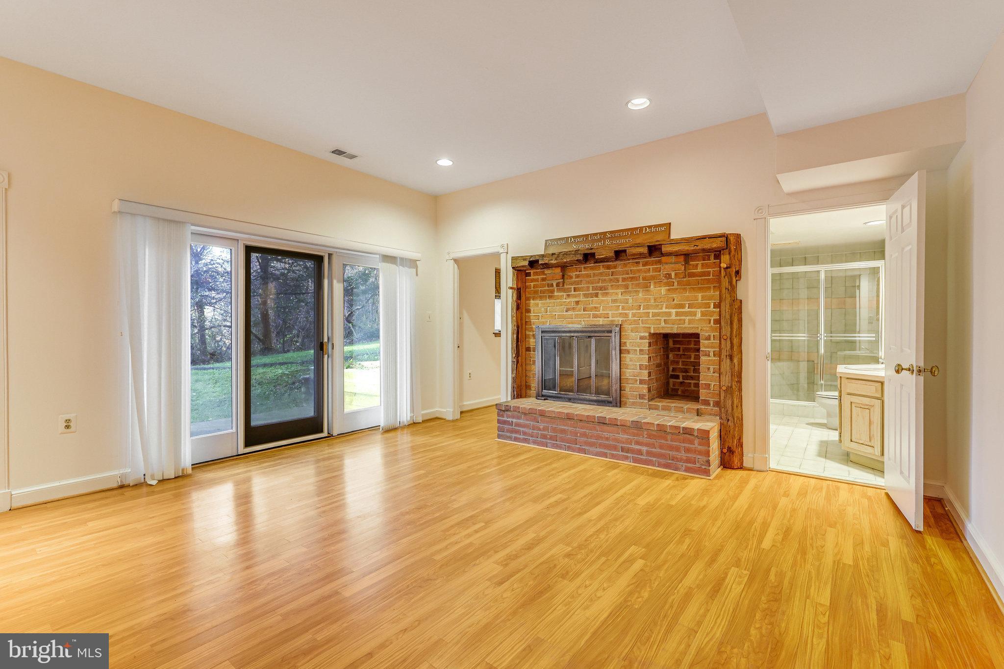 EAGLE ROCK - Residential