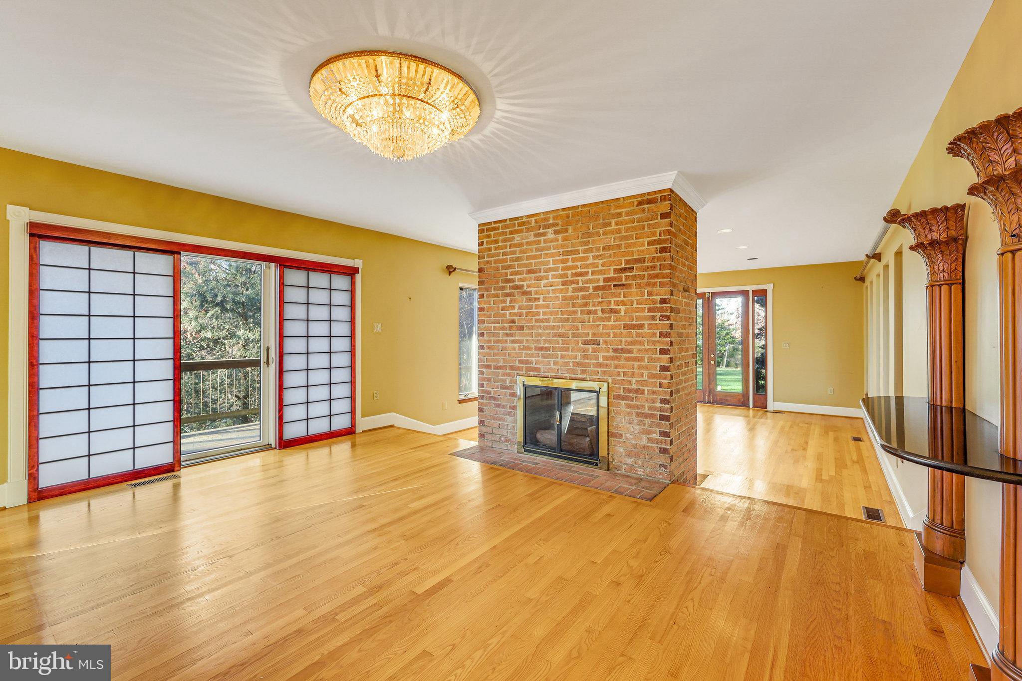 EAGLE ROCK - Residential