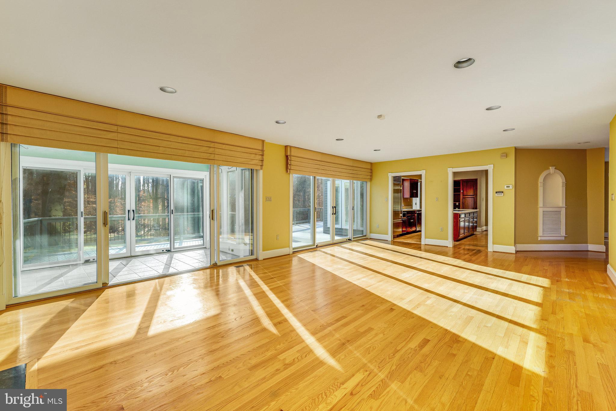 EAGLE ROCK - Residential