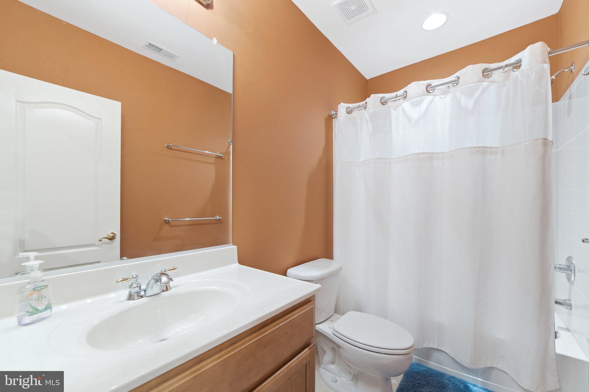 LANSDOWNE ON THE POTOMAC - Residential