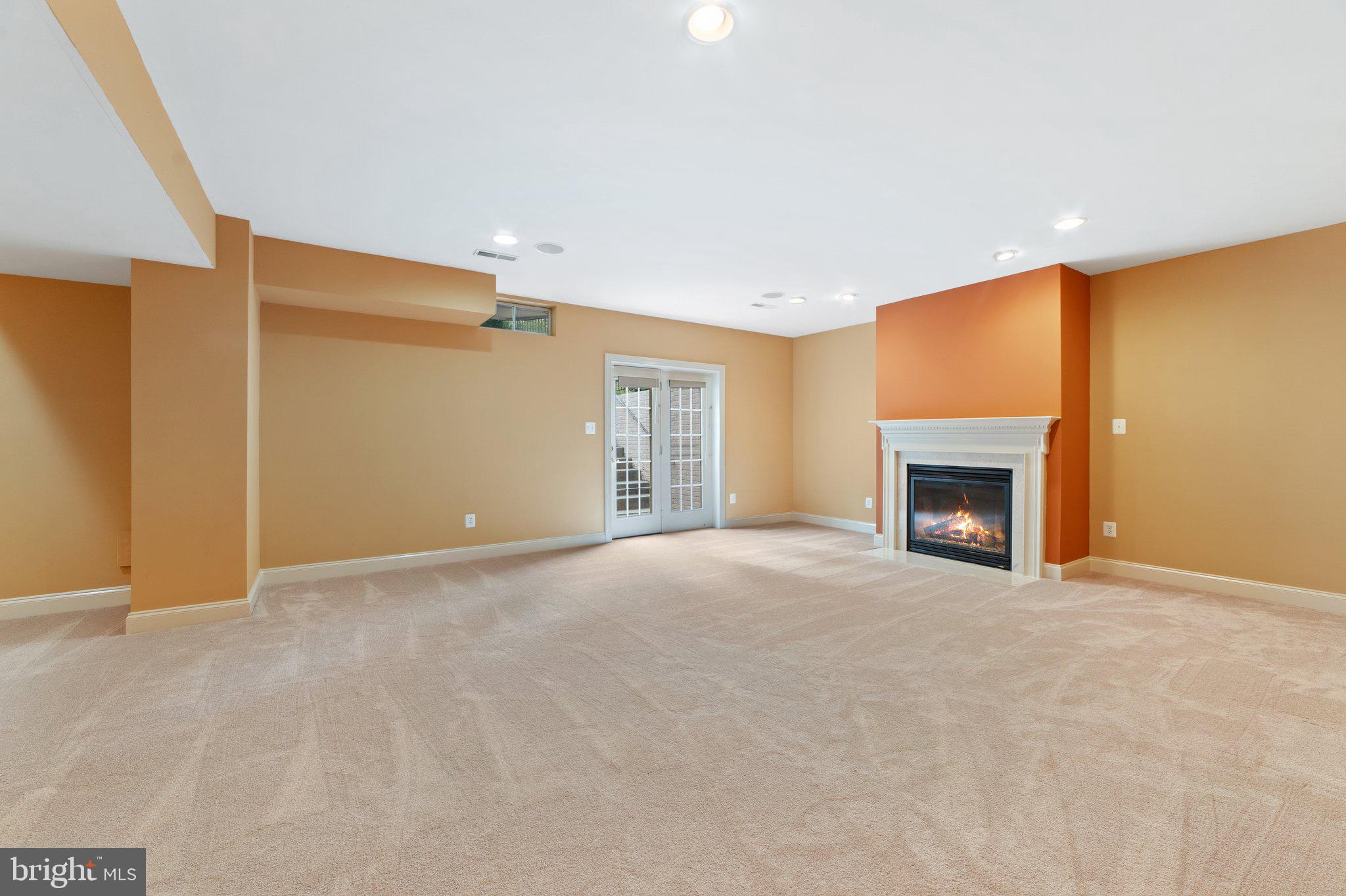 LANSDOWNE ON THE POTOMAC - Residential