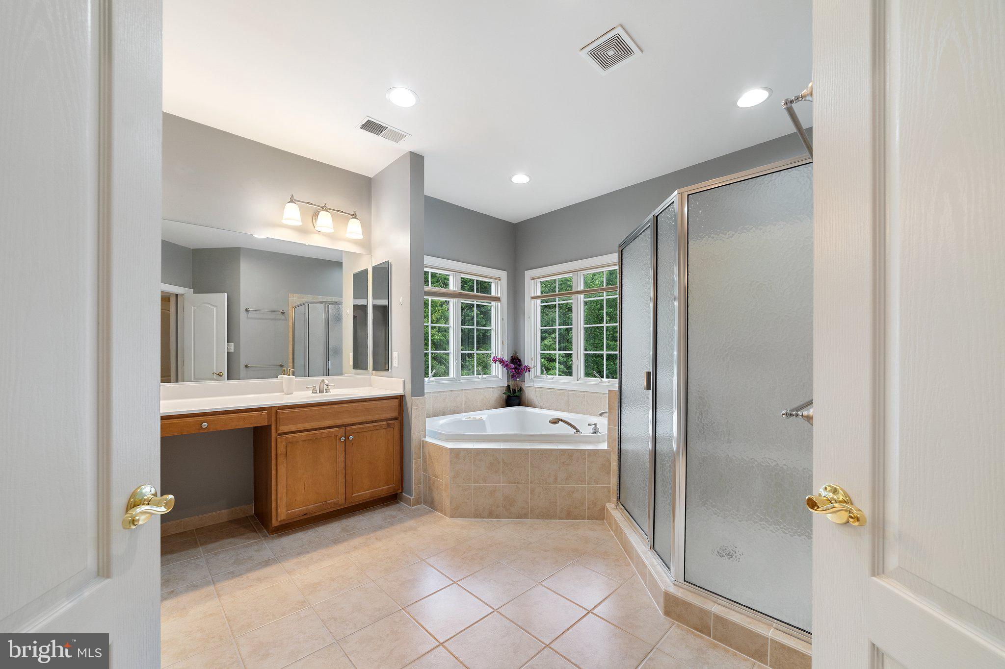 LANSDOWNE ON THE POTOMAC - Residential