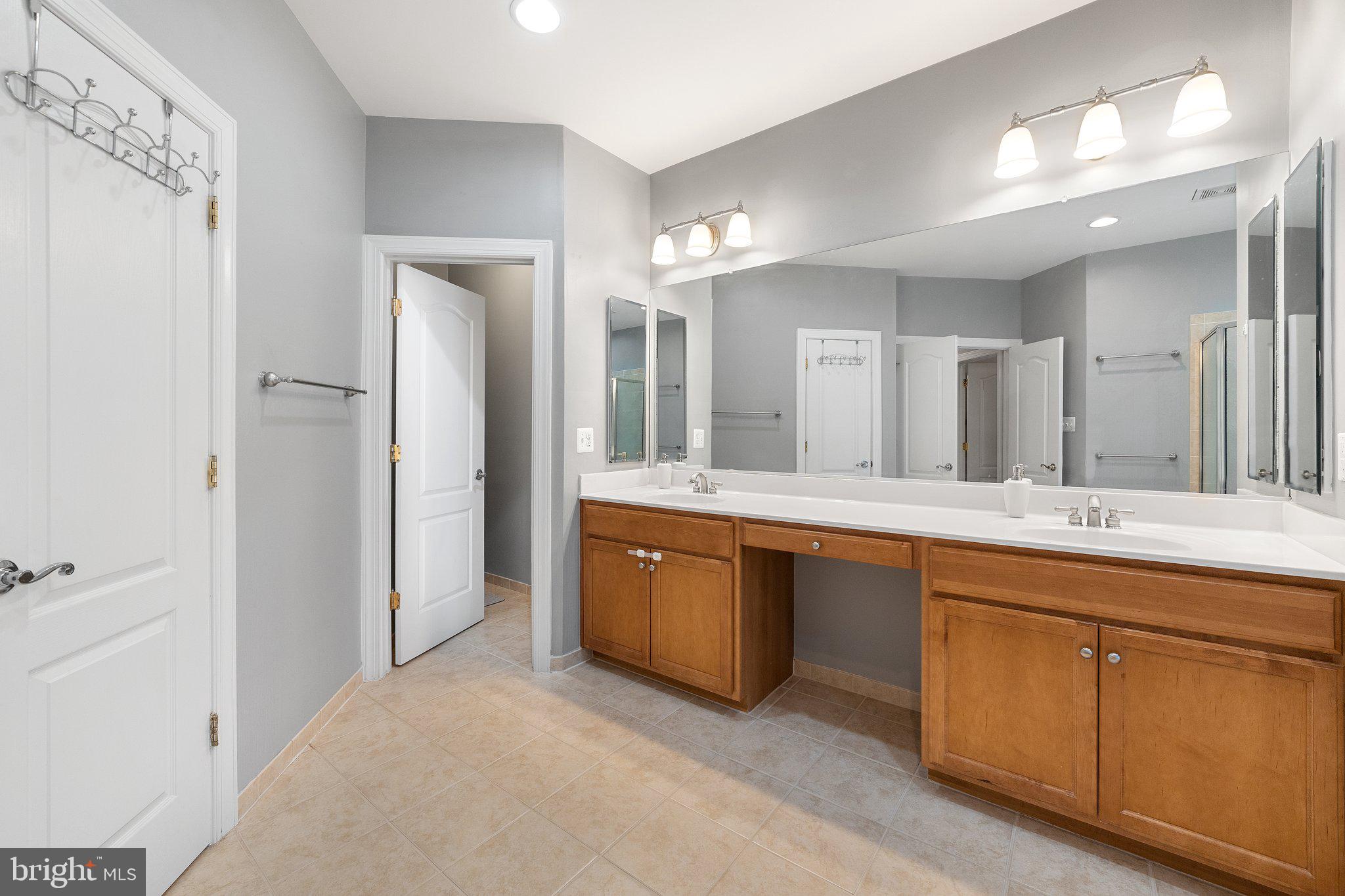 LANSDOWNE ON THE POTOMAC - Residential