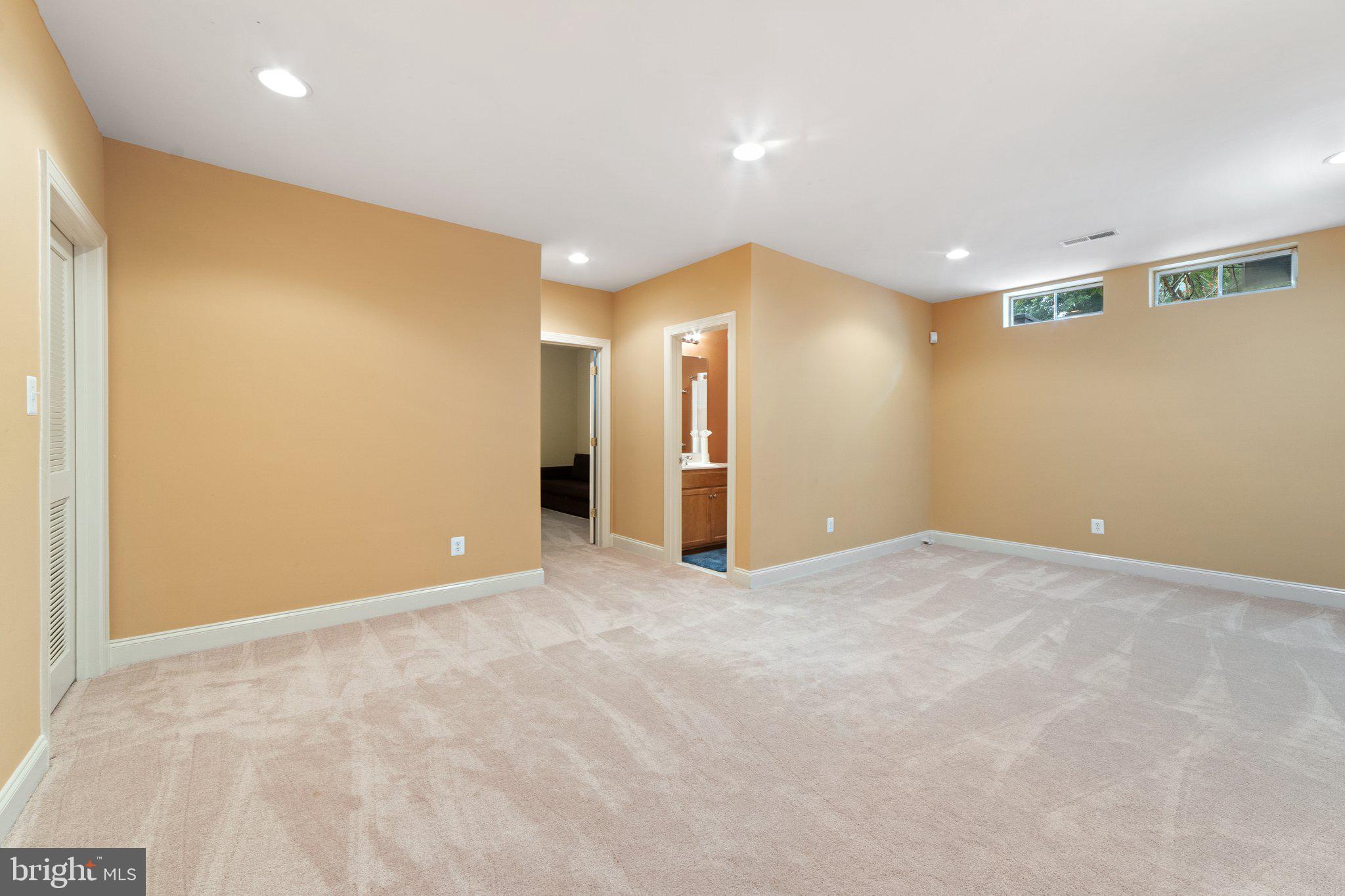 LANSDOWNE ON THE POTOMAC - Residential