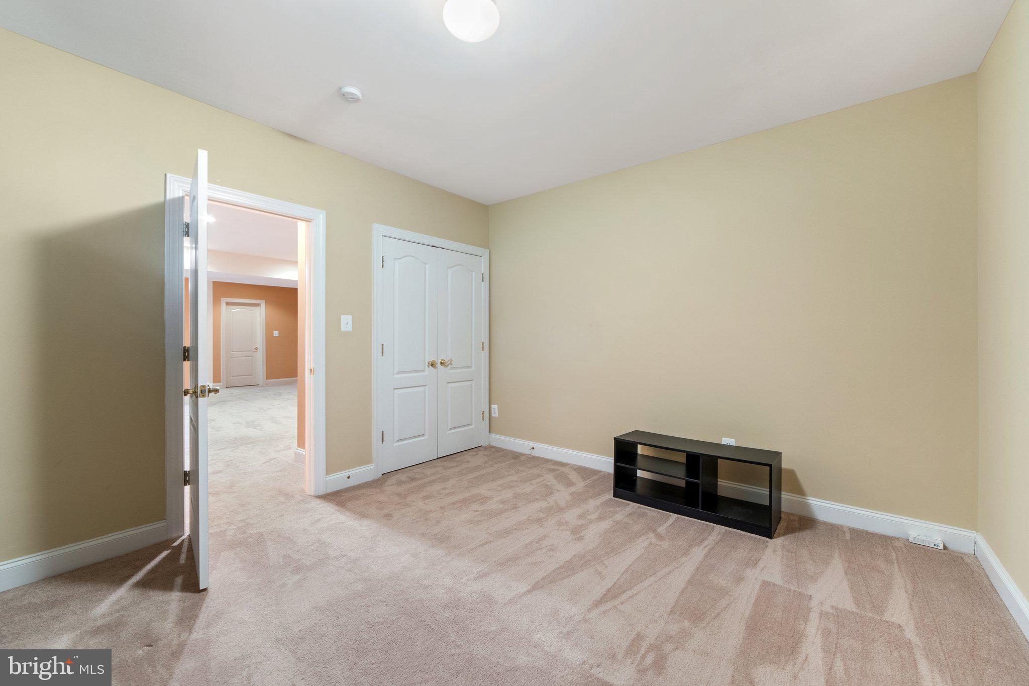 LANSDOWNE ON THE POTOMAC - Residential