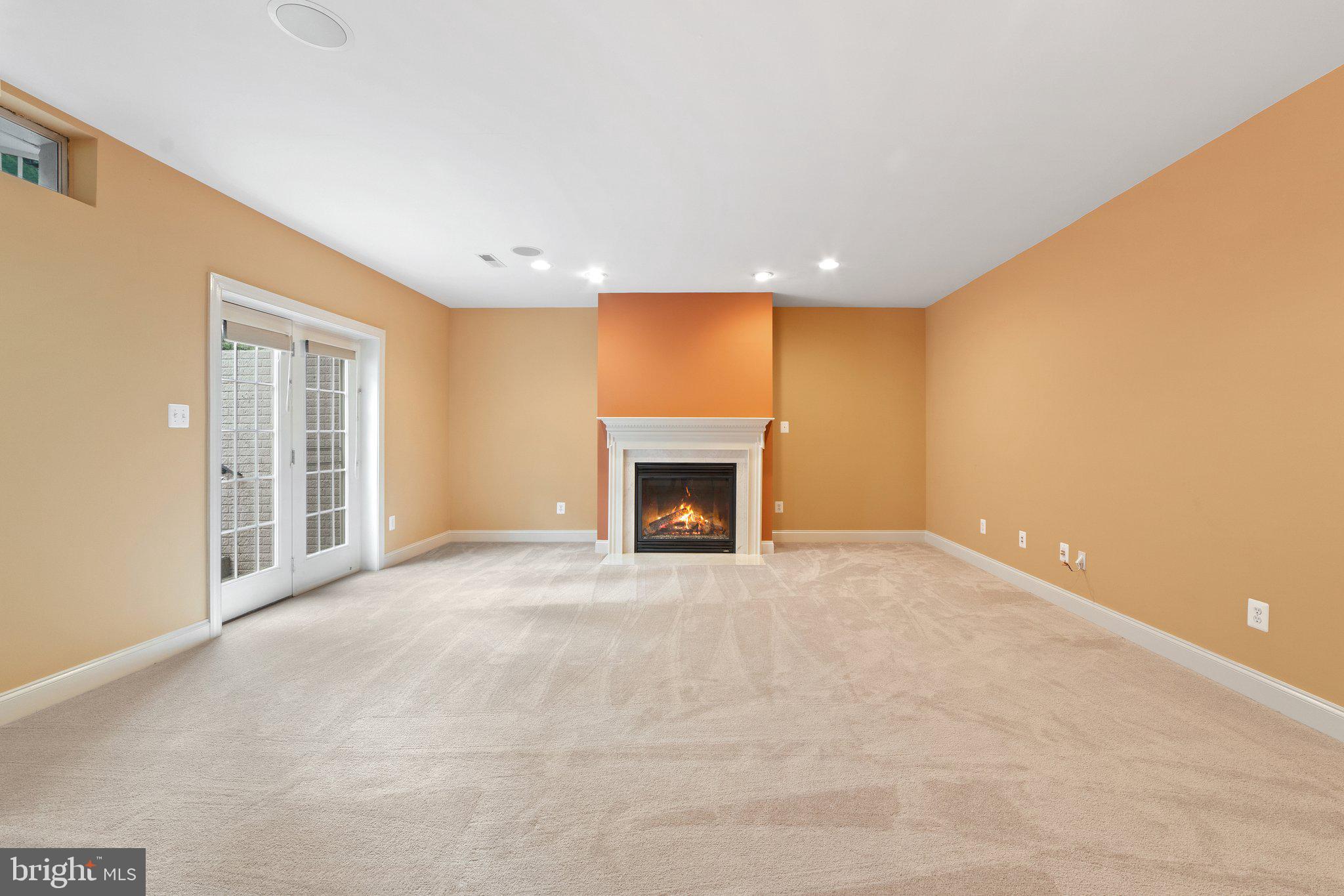 LANSDOWNE ON THE POTOMAC - Residential