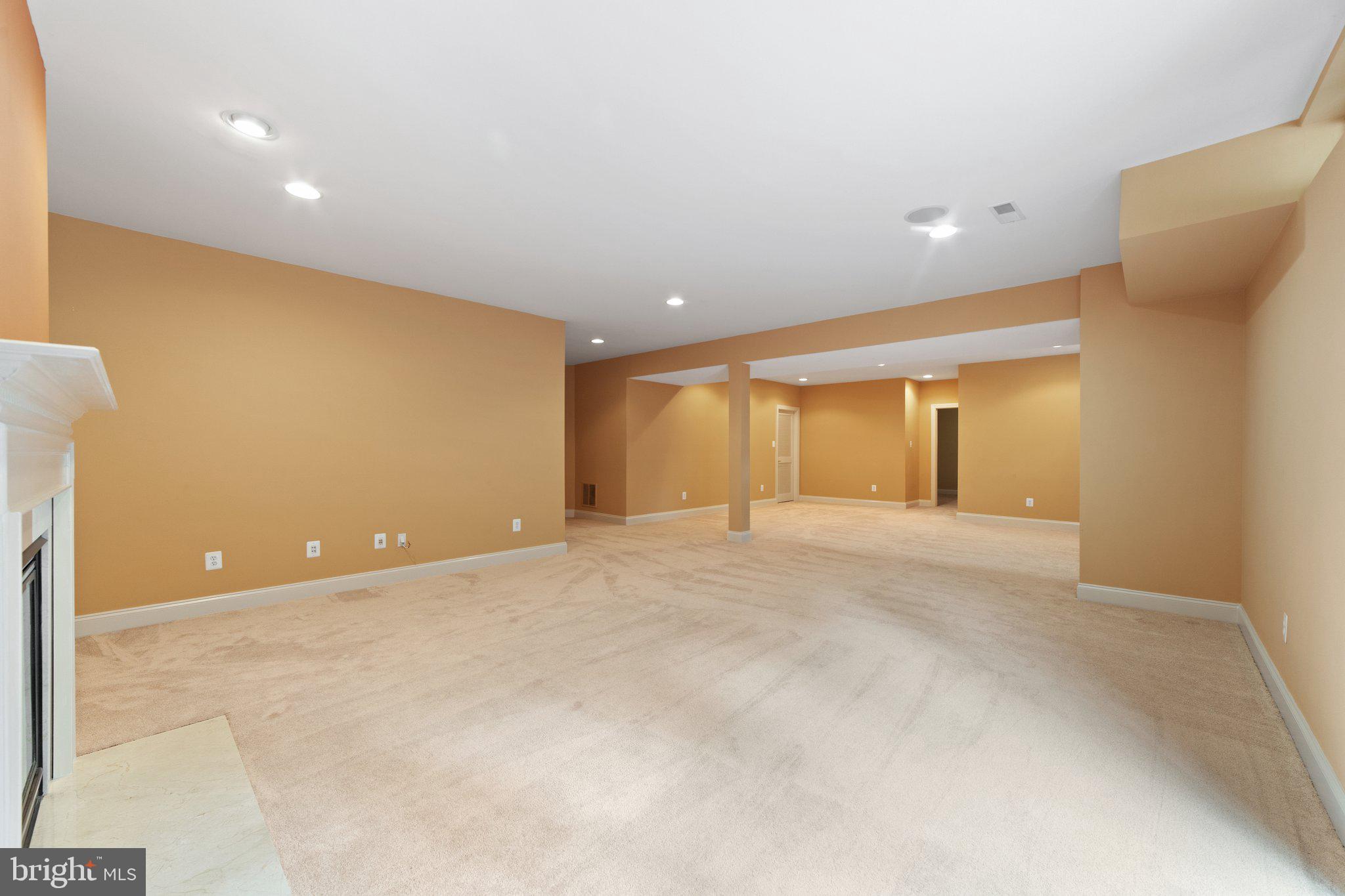 LANSDOWNE ON THE POTOMAC - Residential