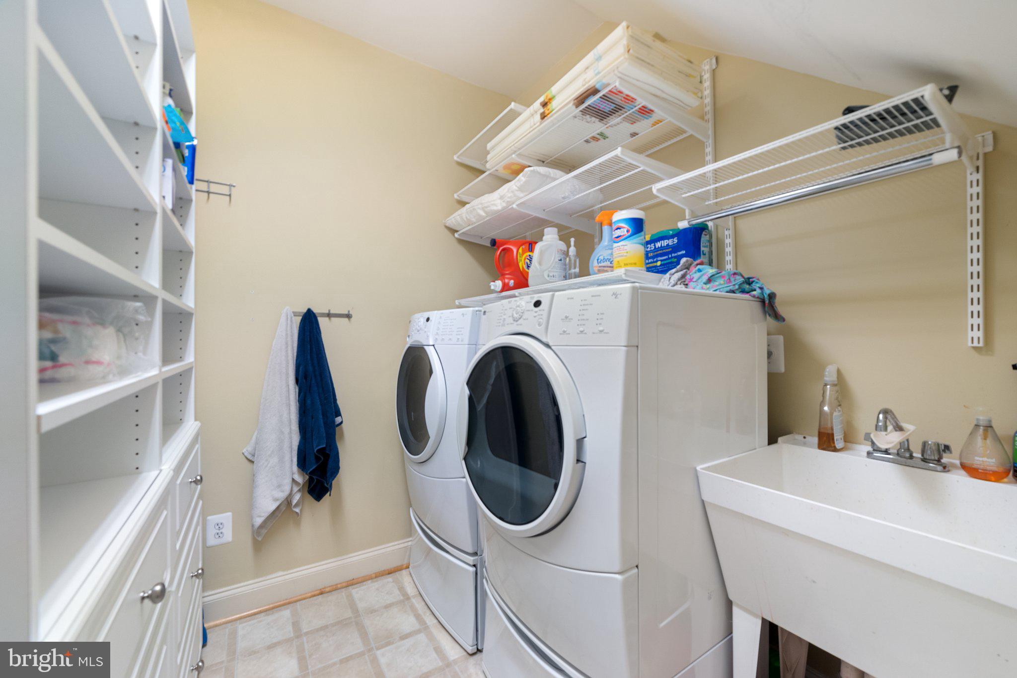 LANSDOWNE ON THE POTOMAC - Residential