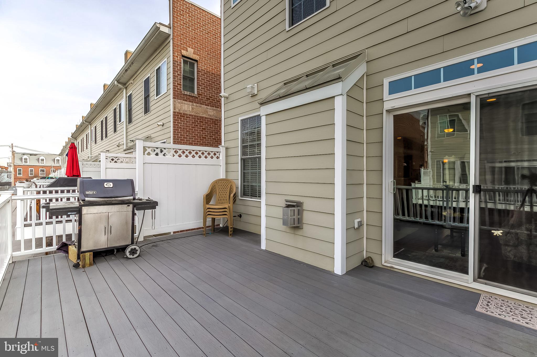 LOCUST POINT - Residential