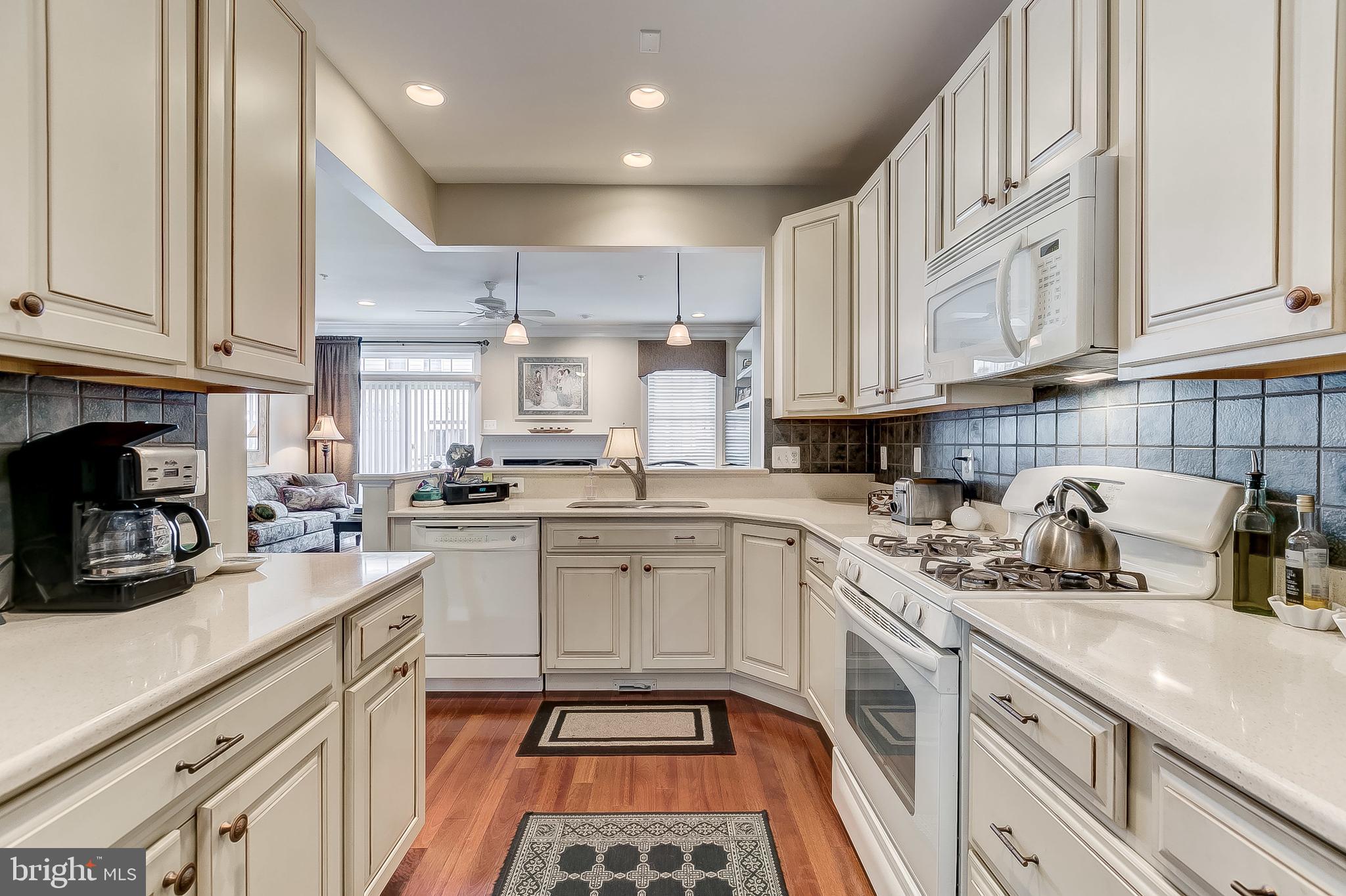 LOCUST POINT - Residential