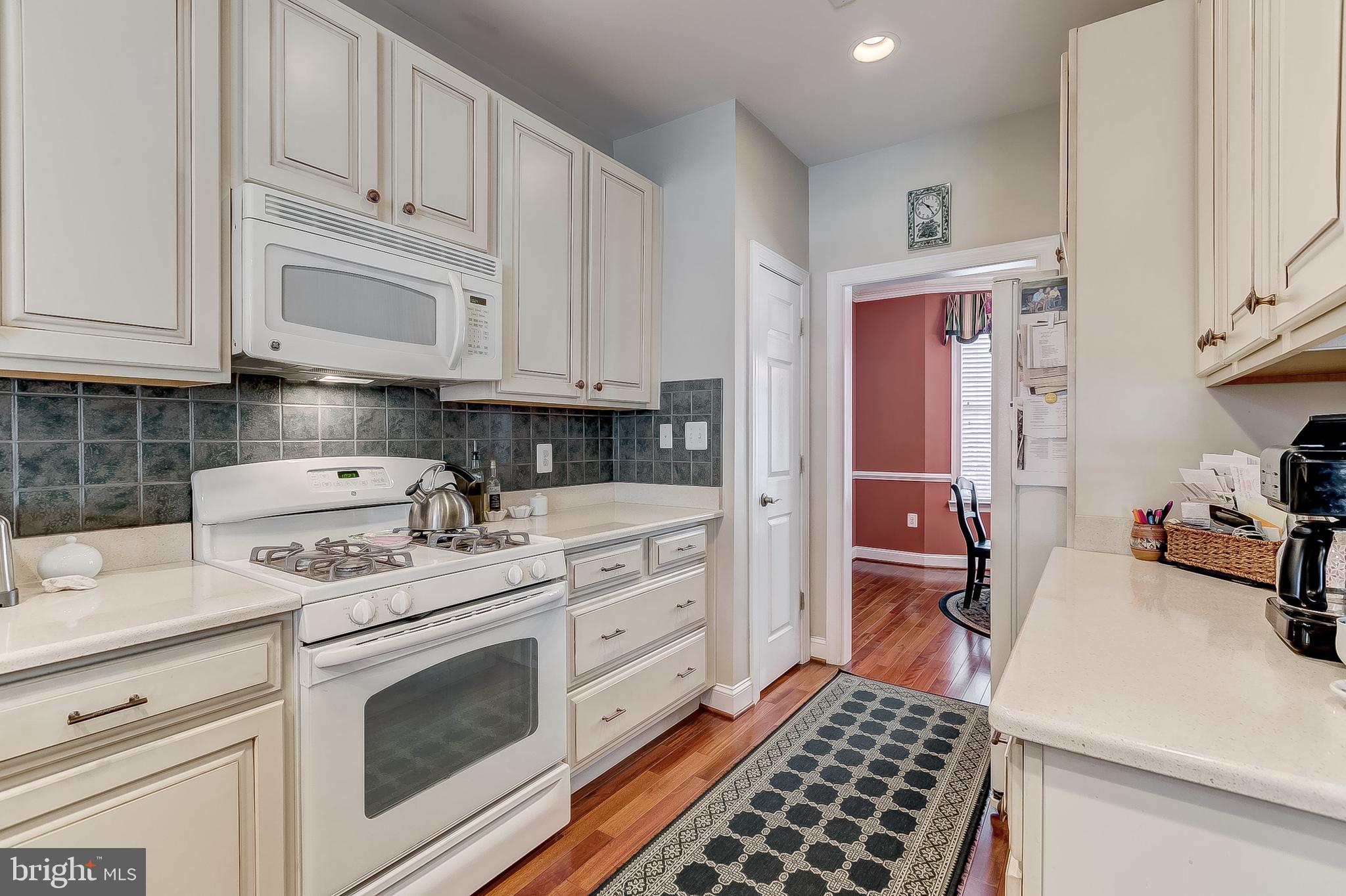 LOCUST POINT - Residential