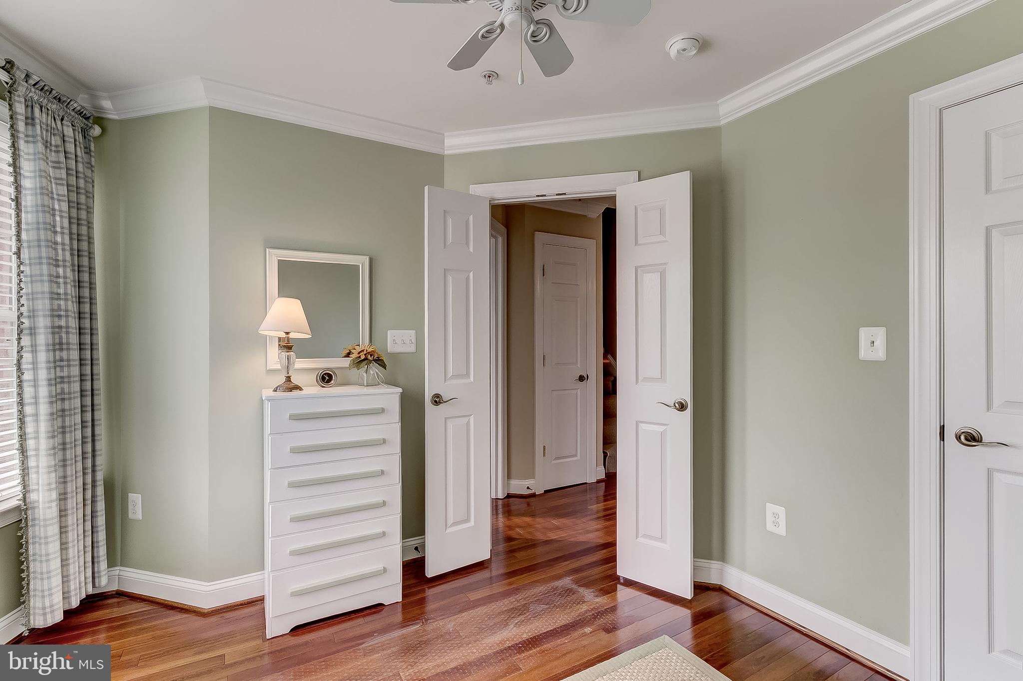 LOCUST POINT - Residential