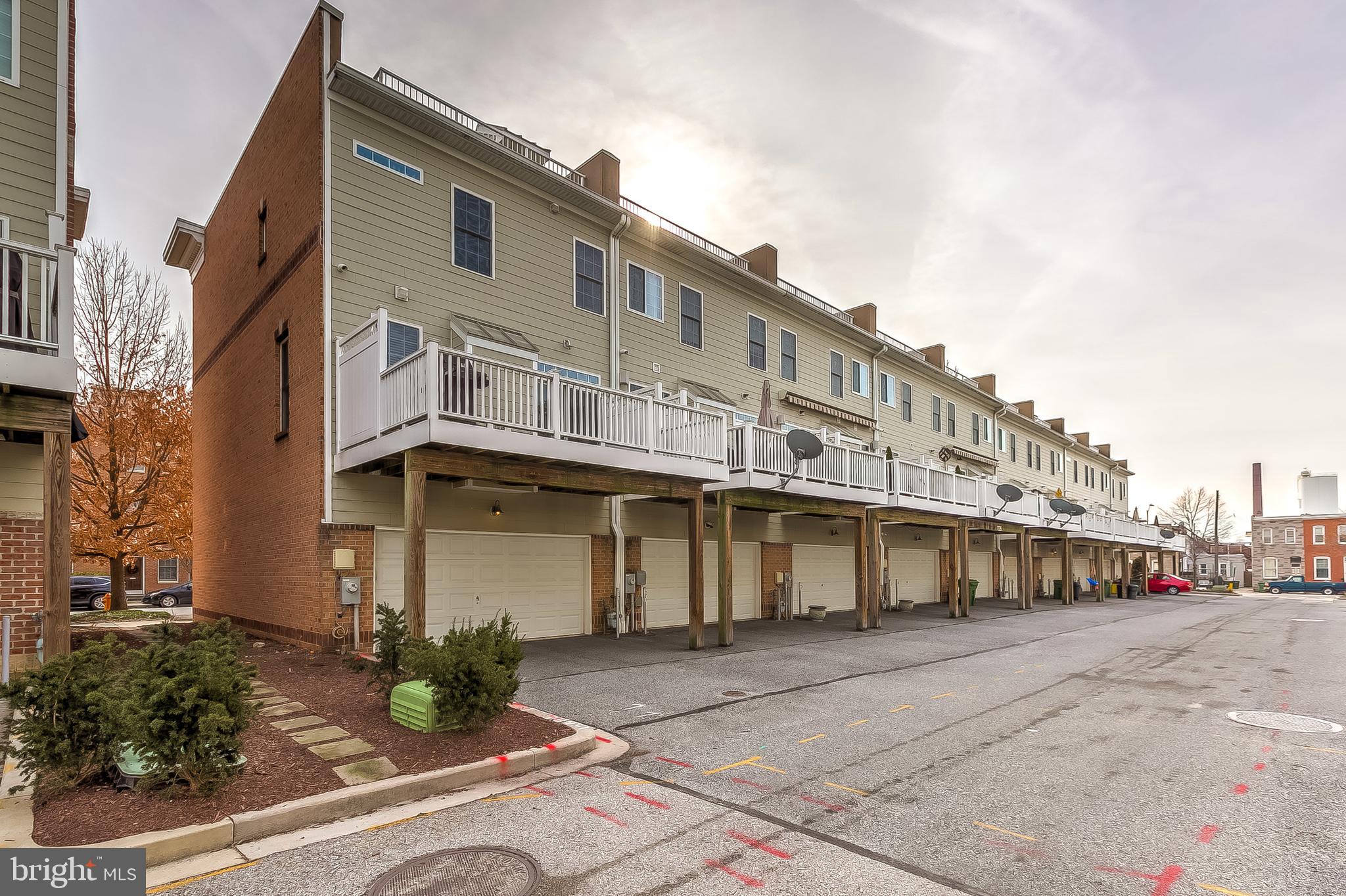 LOCUST POINT - Residential