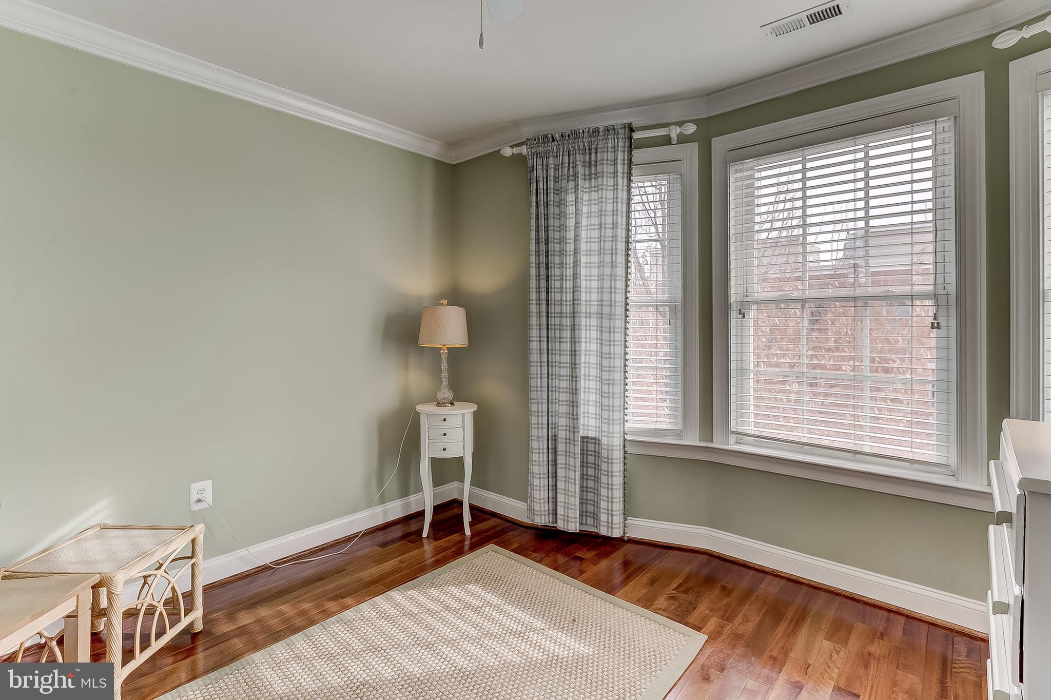 LOCUST POINT - Residential