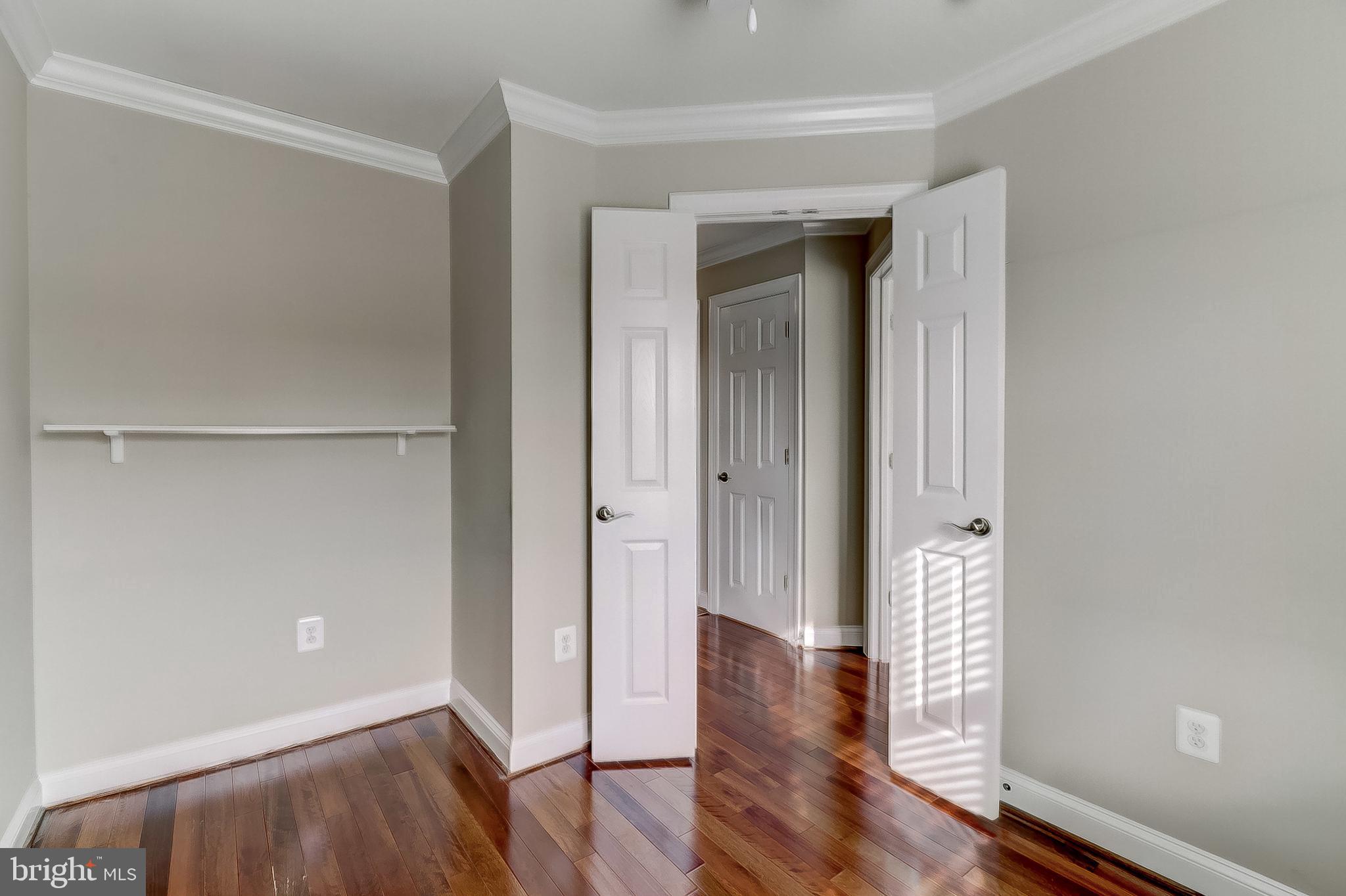 LOCUST POINT - Residential