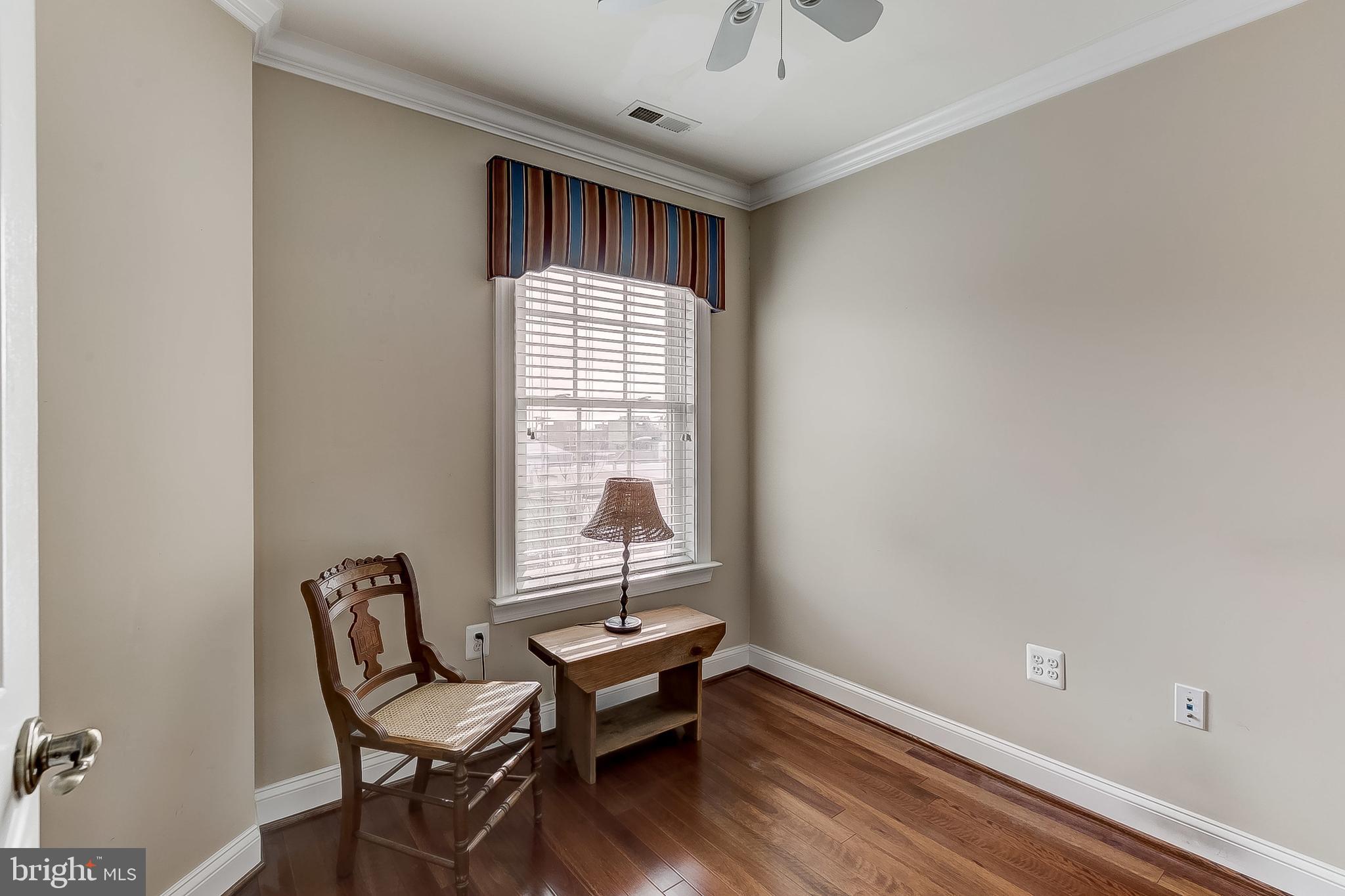 LOCUST POINT - Residential