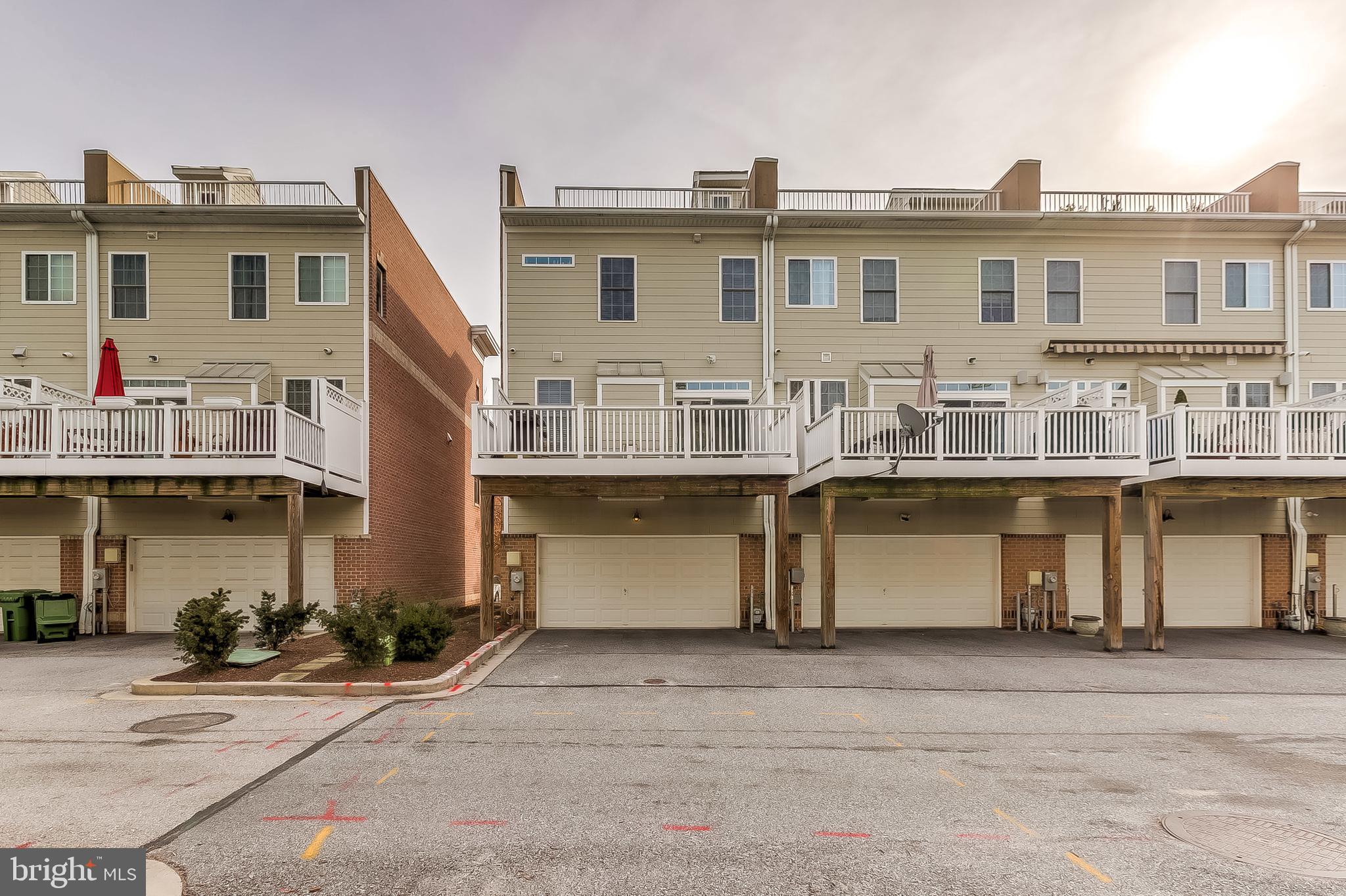 LOCUST POINT - Residential