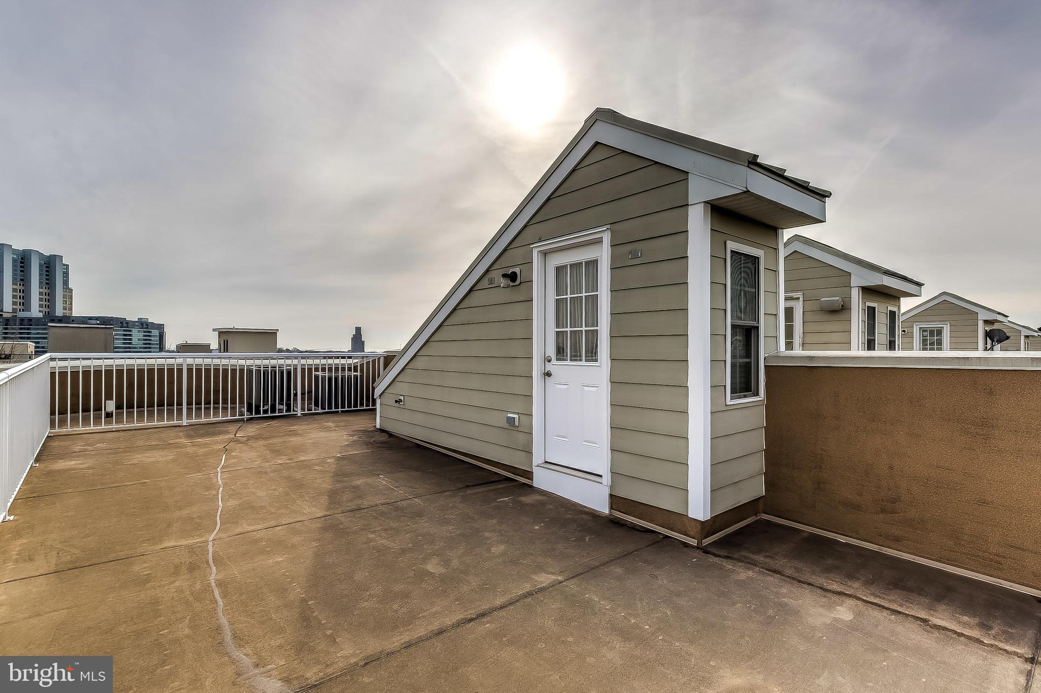 LOCUST POINT - Residential