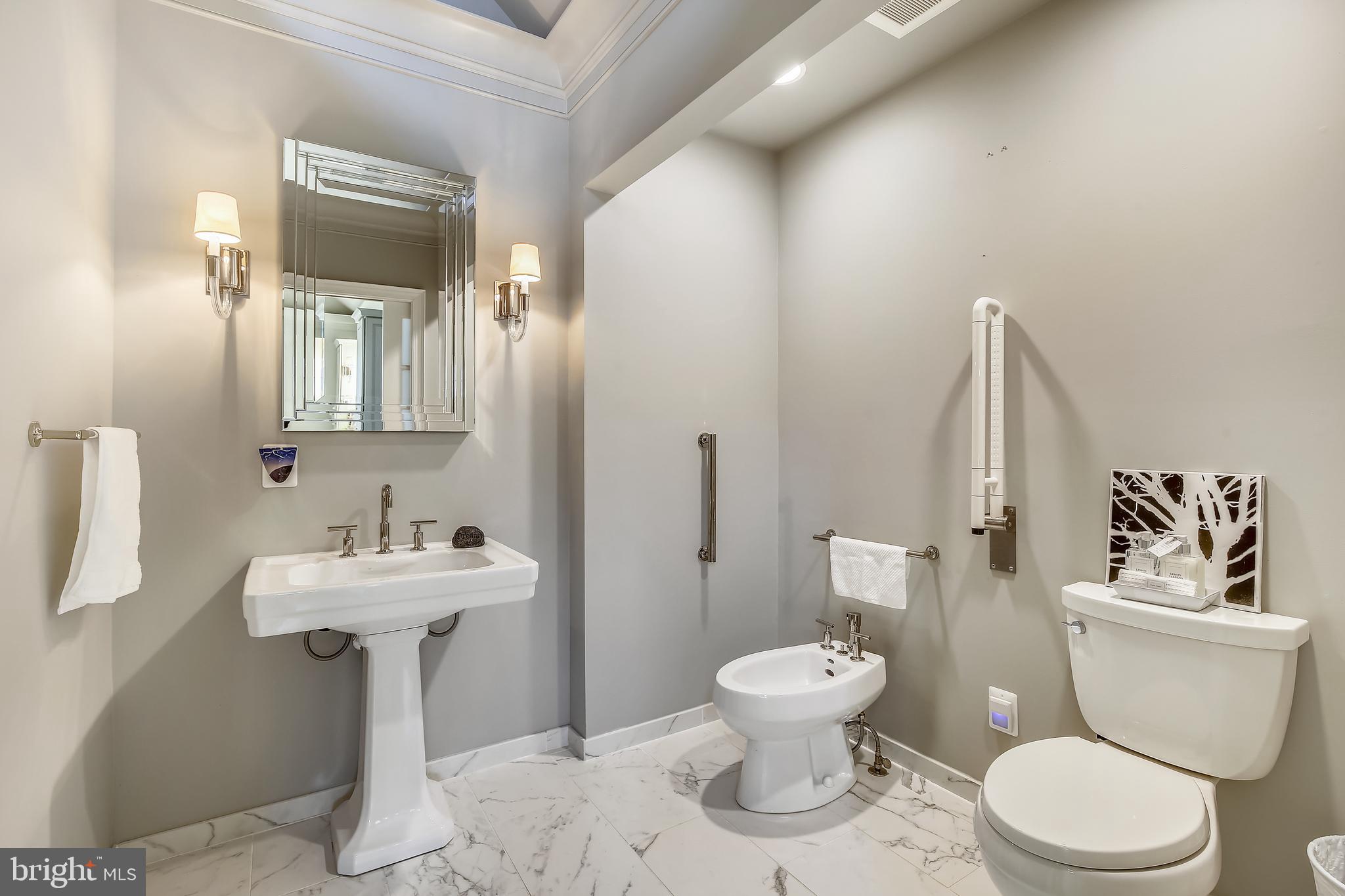 POTOMAC OVERLOOK - Residential