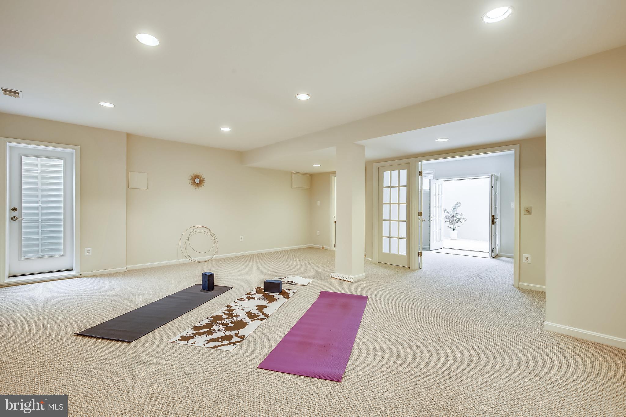 POTOMAC OVERLOOK - Residential