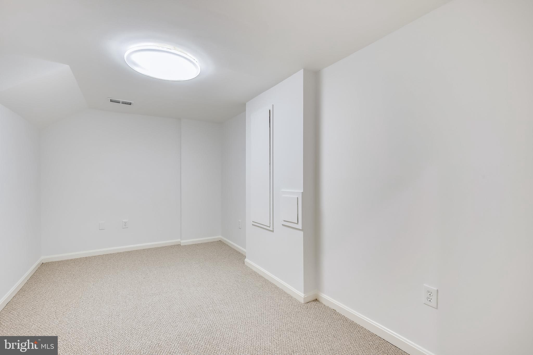 POTOMAC OVERLOOK - Residential