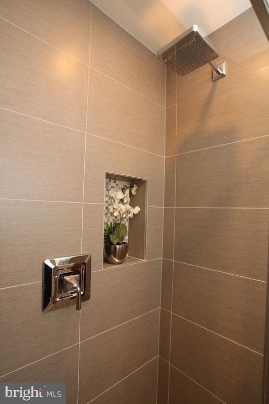 UNIVERSITY CITY - Residential Lease