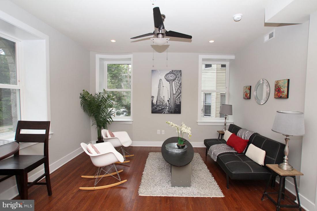 UNIVERSITY CITY - Residential Lease