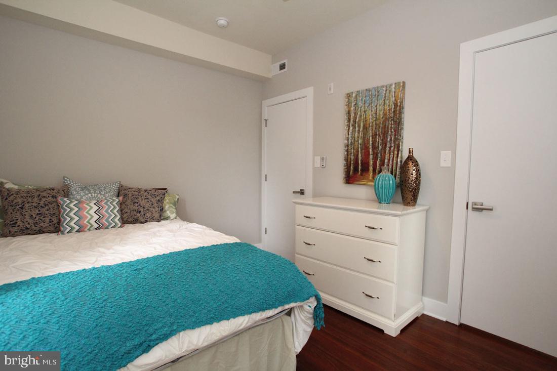 UNIVERSITY CITY - Residential Lease