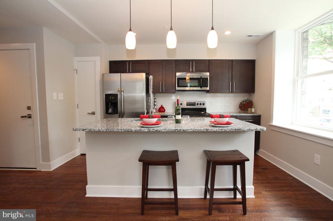 UNIVERSITY CITY - Residential Lease